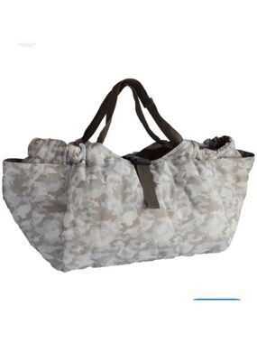 Spice of Life Around Town Light Quilt Bag in Beige Camo Print